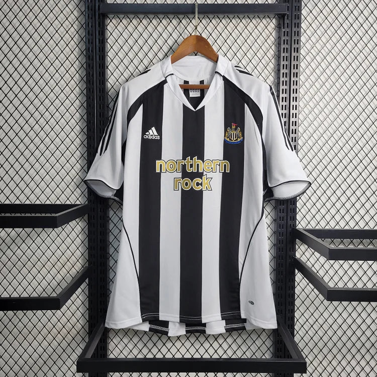 Newcastle United 2004-2006 Home Retro Shirt