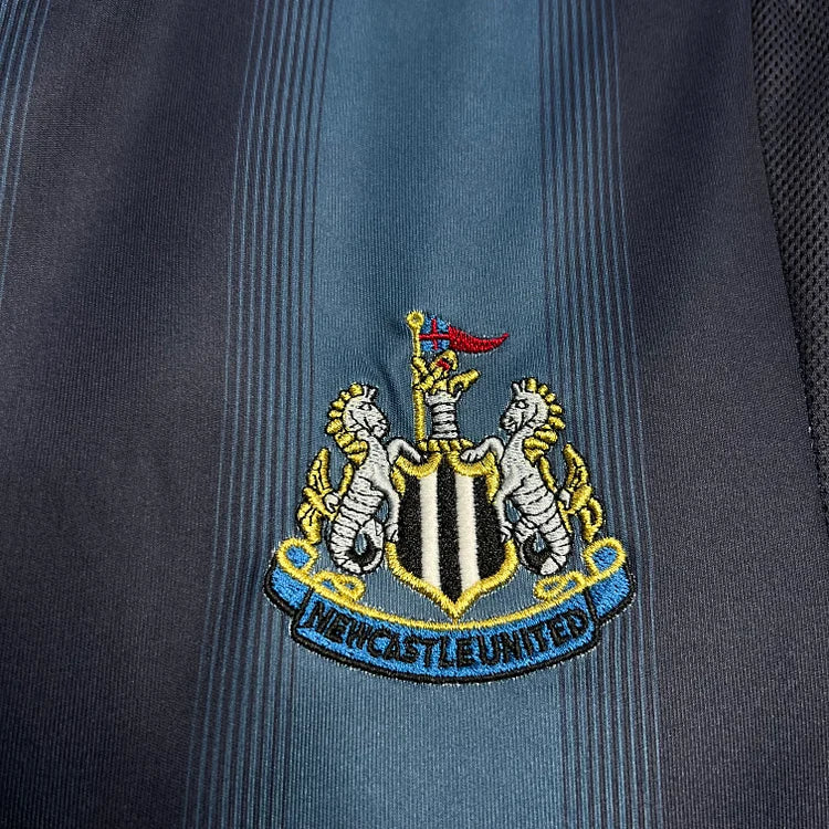 Newcastle United 2004-2005 Away Retro Shirt
