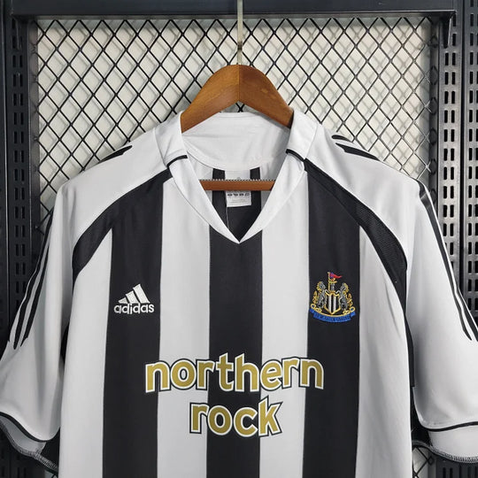Newcastle United 2004-2006 Home Retro Shirt