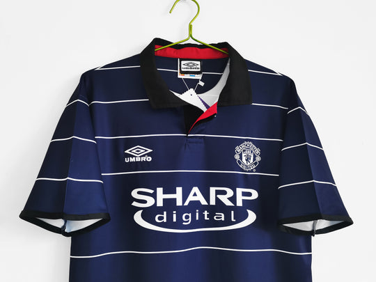 Manchester United 1999/2000 Away Retro Shirt
