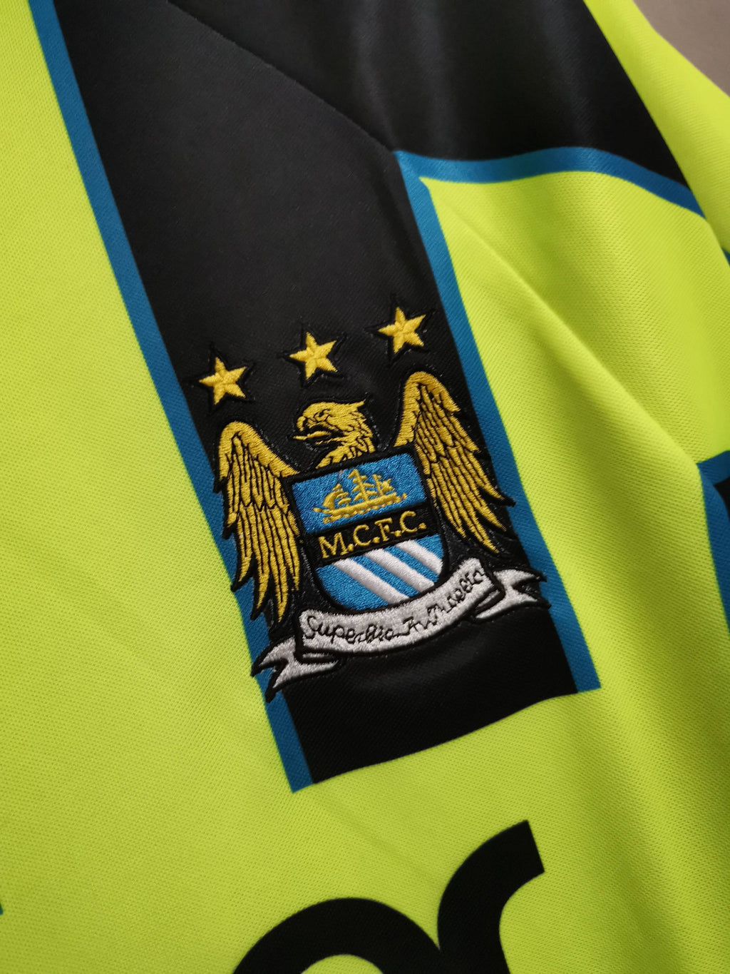 Manchester City 1998/1999 Away Retro Shirt