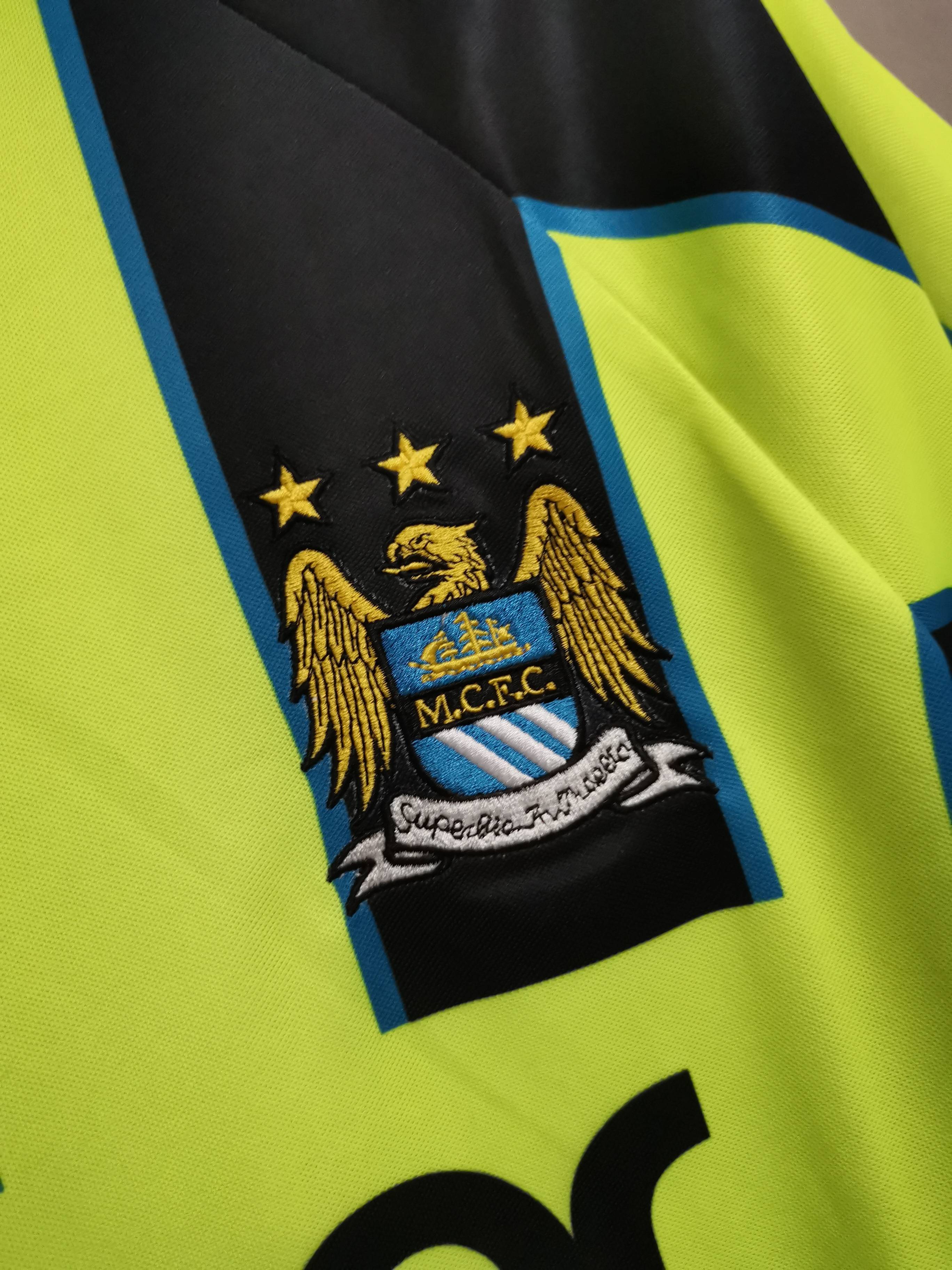 Manchester City 1998/1999 Away Retro Shirt
