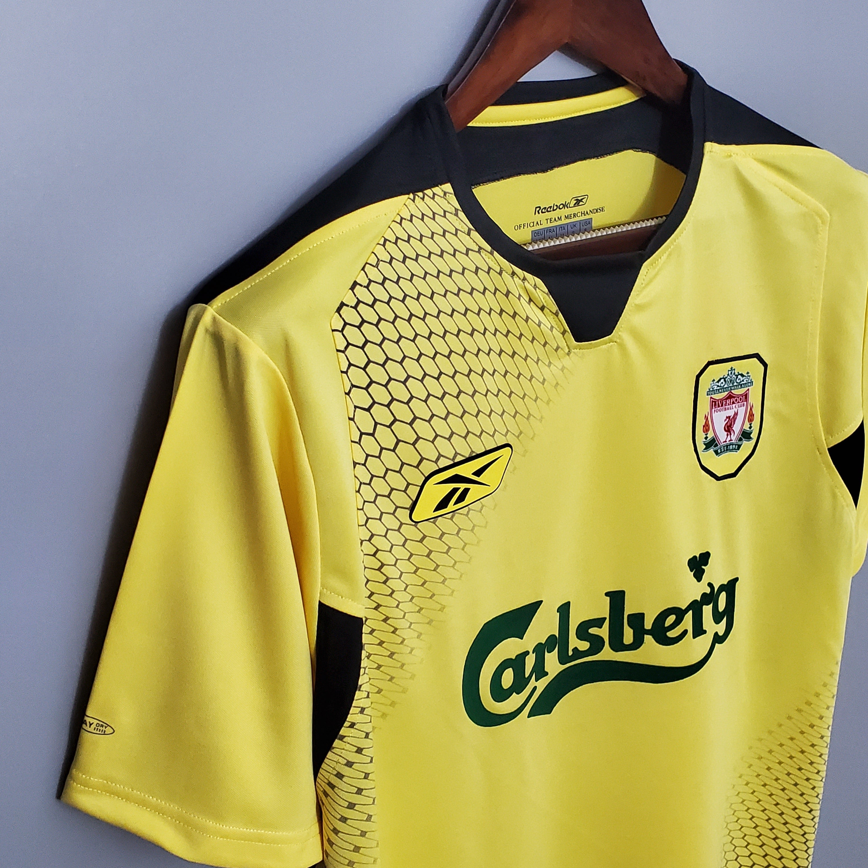 Liverpool 2004/2005 Away Retro Shirt