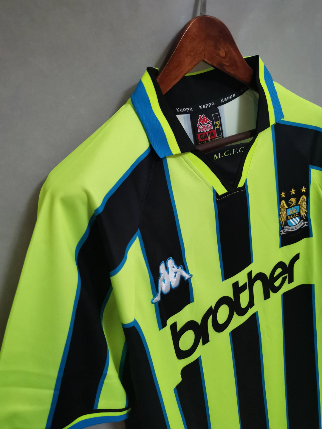 Manchester City 1998/1999 Away Retro Shirt