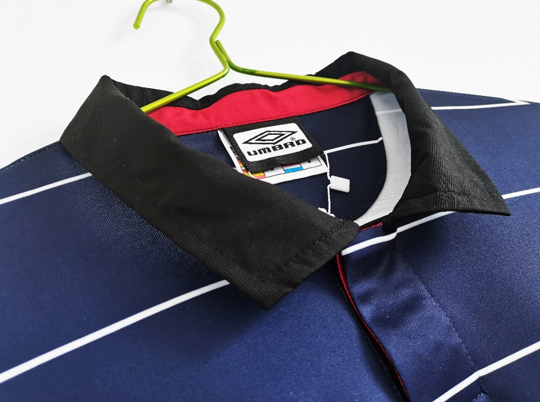 Manchester United 1999/2000 Away Retro Shirt