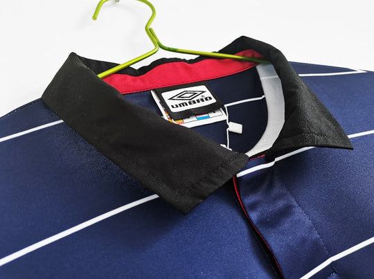 Manchester United 1999/2000 Away Retro Shirt