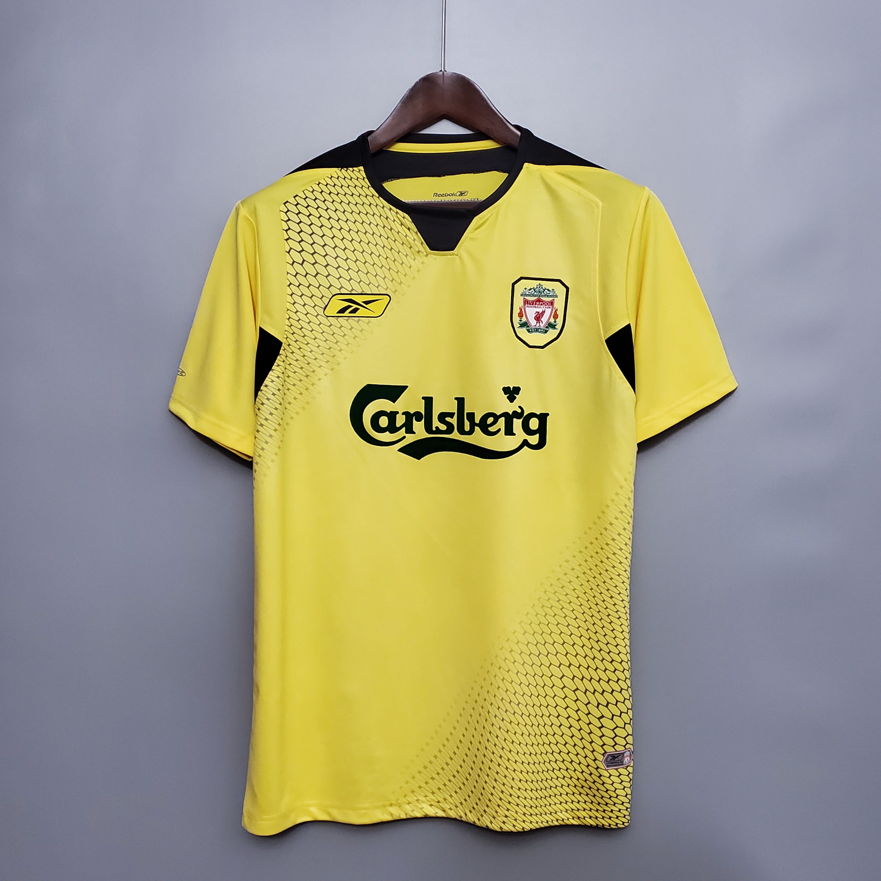 Liverpool 2004/2005 Away Retro Shirt