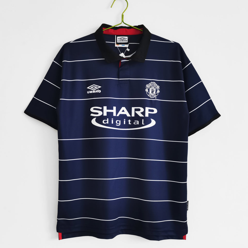 Manchester United 1999/2000 Away Retro Shirt