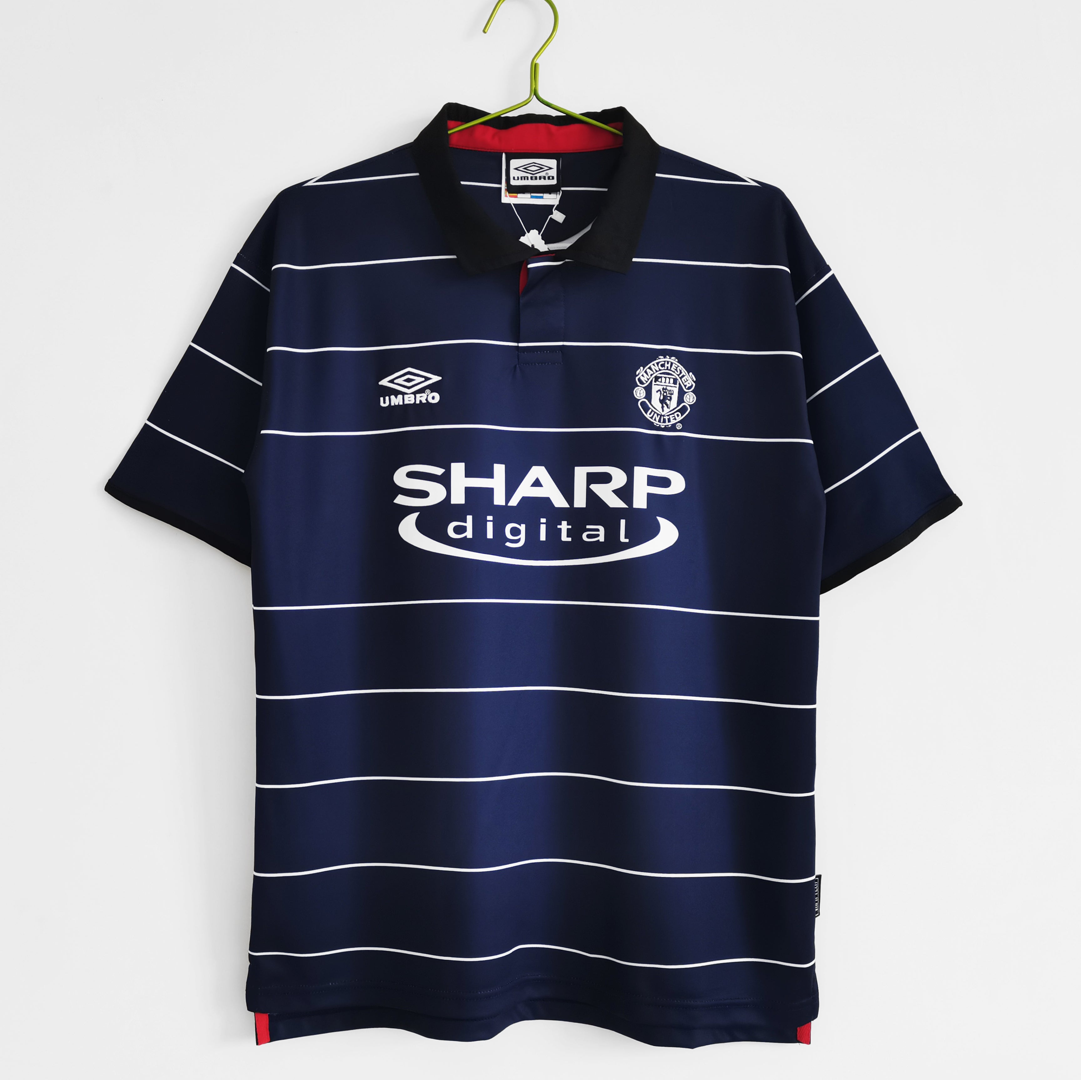 Manchester United 1999/2000 Away Retro Shirt