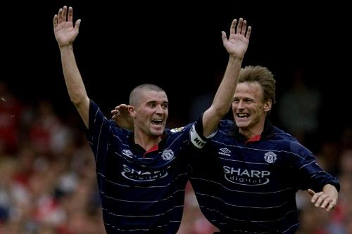 Manchester United 1999/2000 Away Retro Shirt