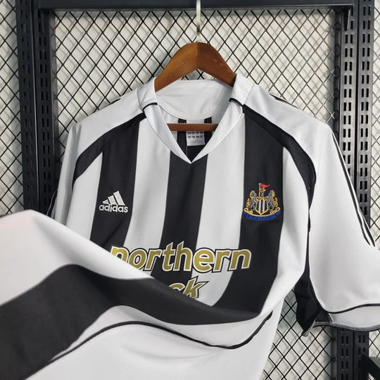 Newcastle United 2004-2006 Home Retro Shirt