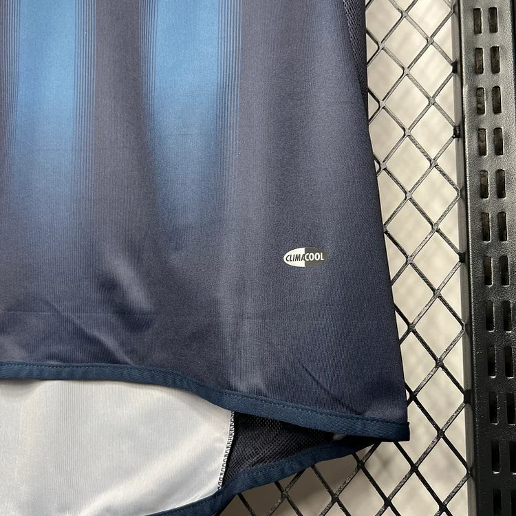 Newcastle United 2004-2005 Away Retro Shirt