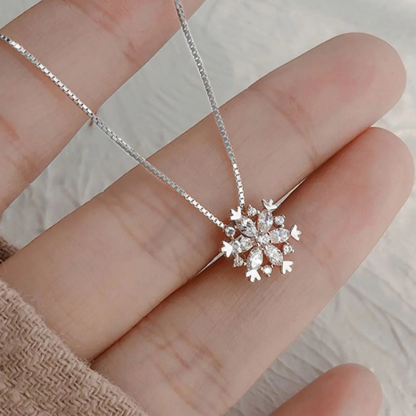 crystal-snowflake-necklace