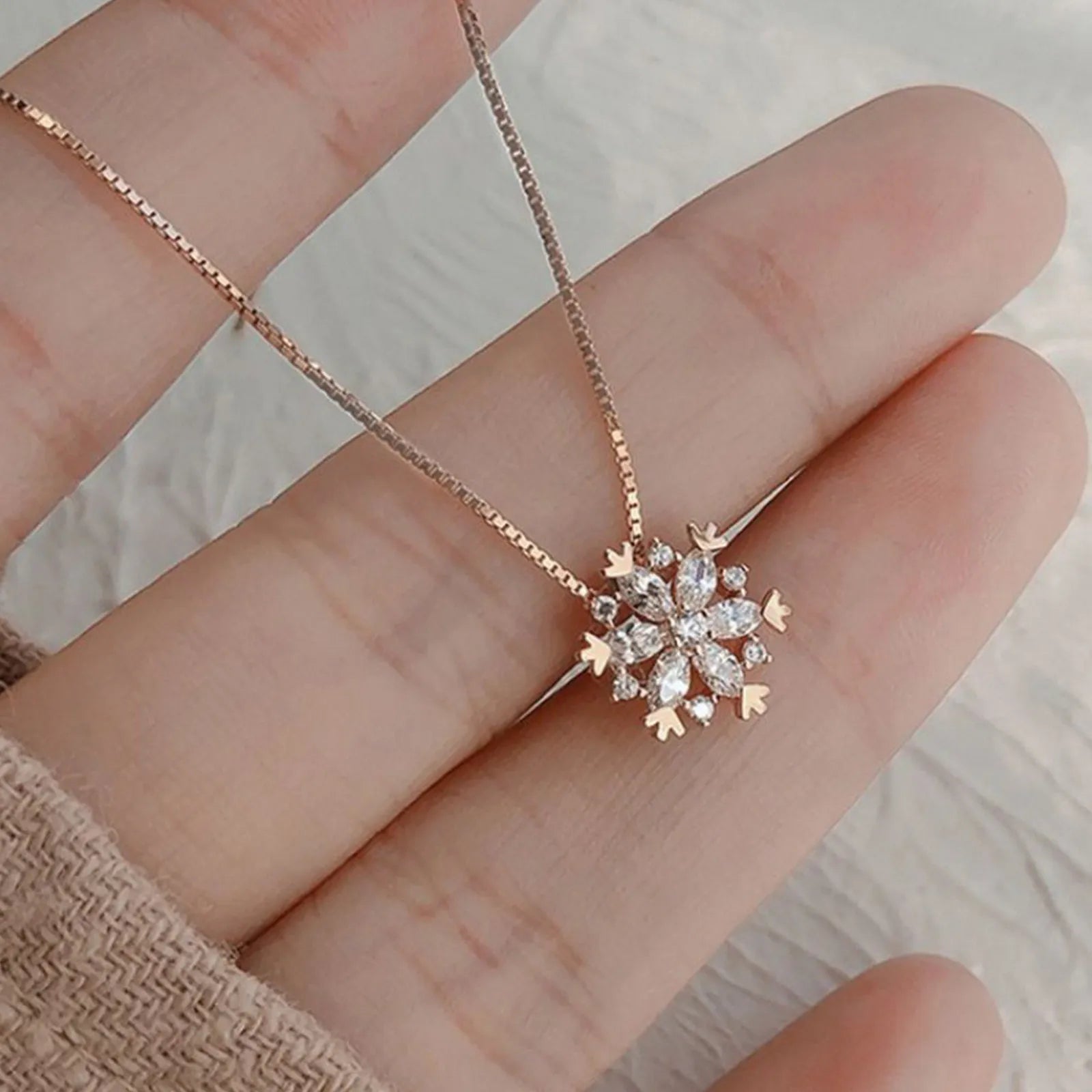 crystal-snowflake-necklace