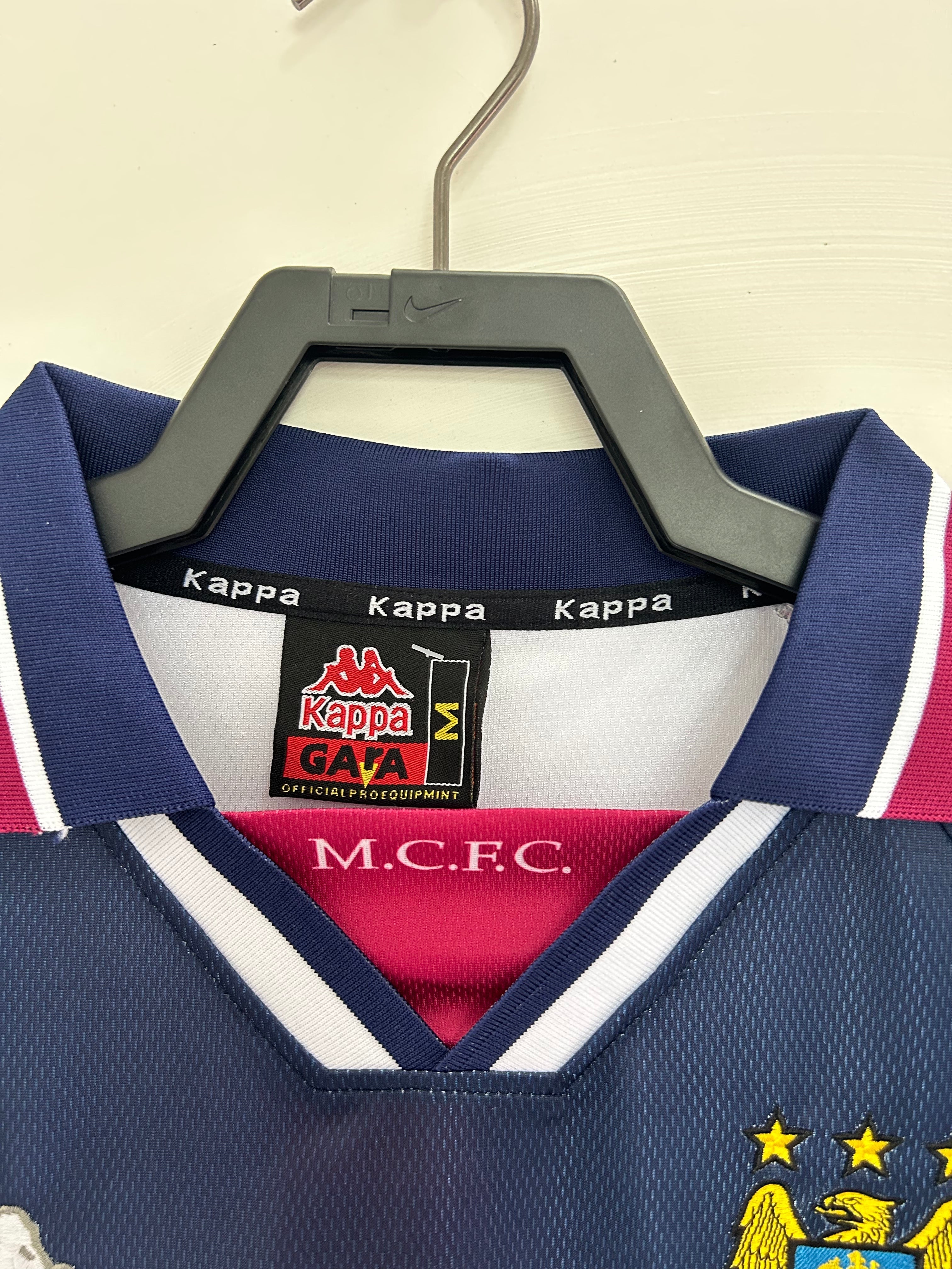 Manchester City 1997/1998 Away Retro Shirt