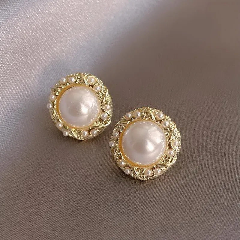 circle-pearl-earrings - Famzoa