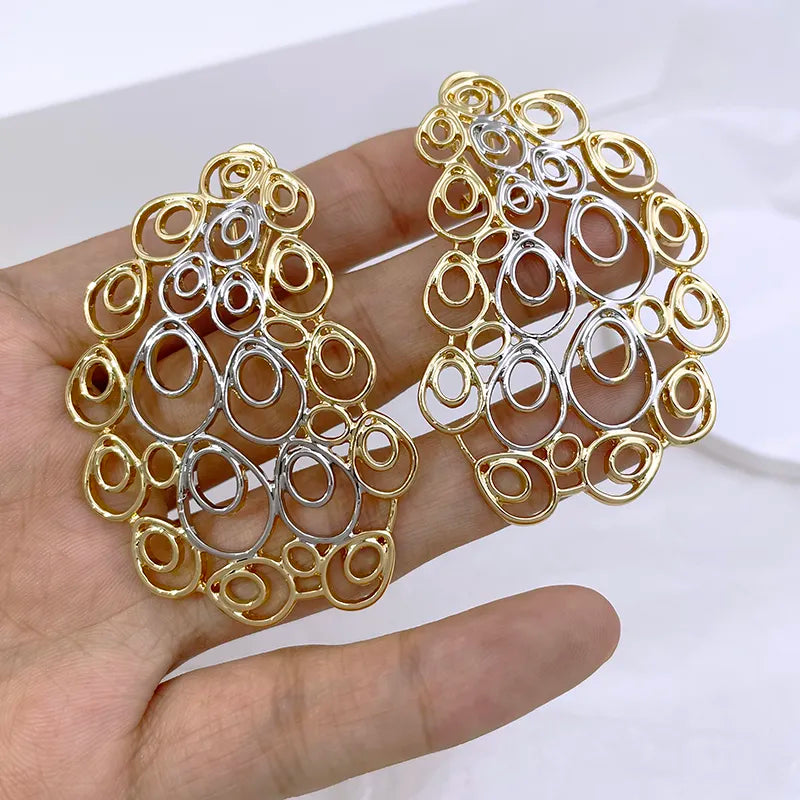 18k-gold-hoop-earrings - Famzoa