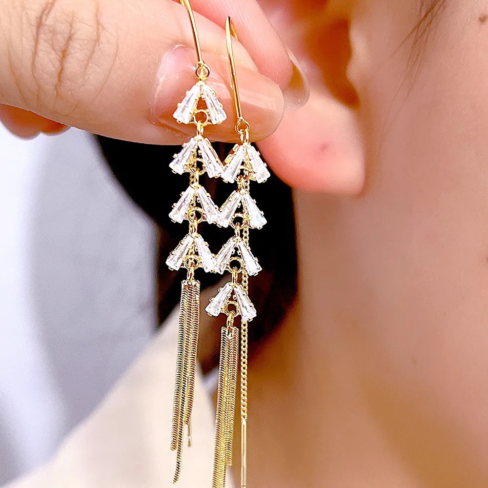 leaf-pearl-earrings - Famzoa