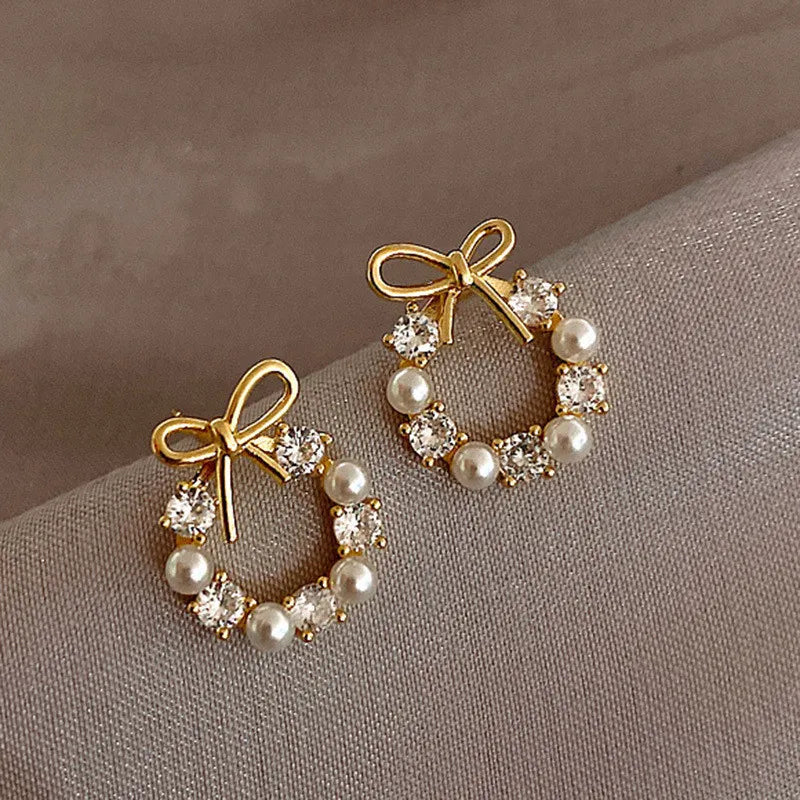 pearl-circle-earrings - Famzoa