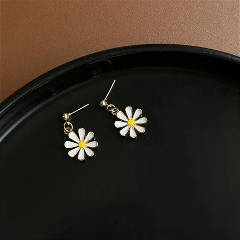 daisy-flower-earrings - Famzoa