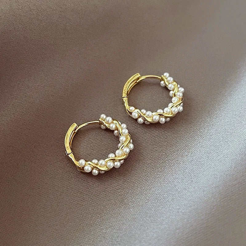 pearl-circle-earrings - Famzoa