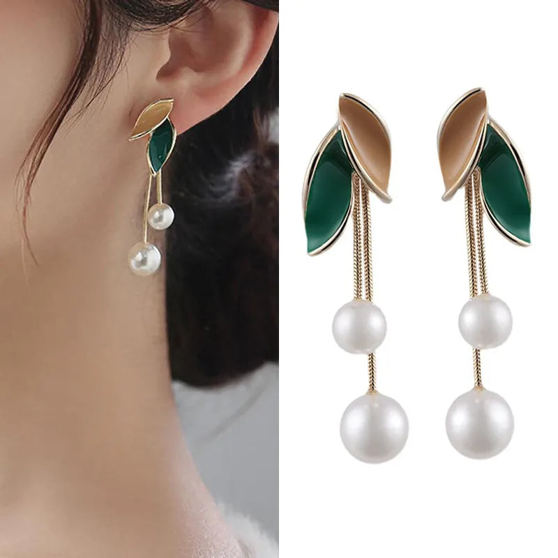 leaf-pearl-earrings - Famzoa