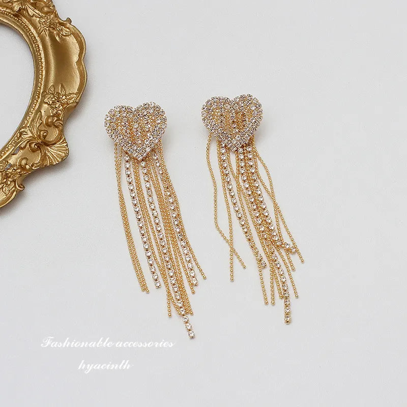 c-shaped-earrings - Famzoa