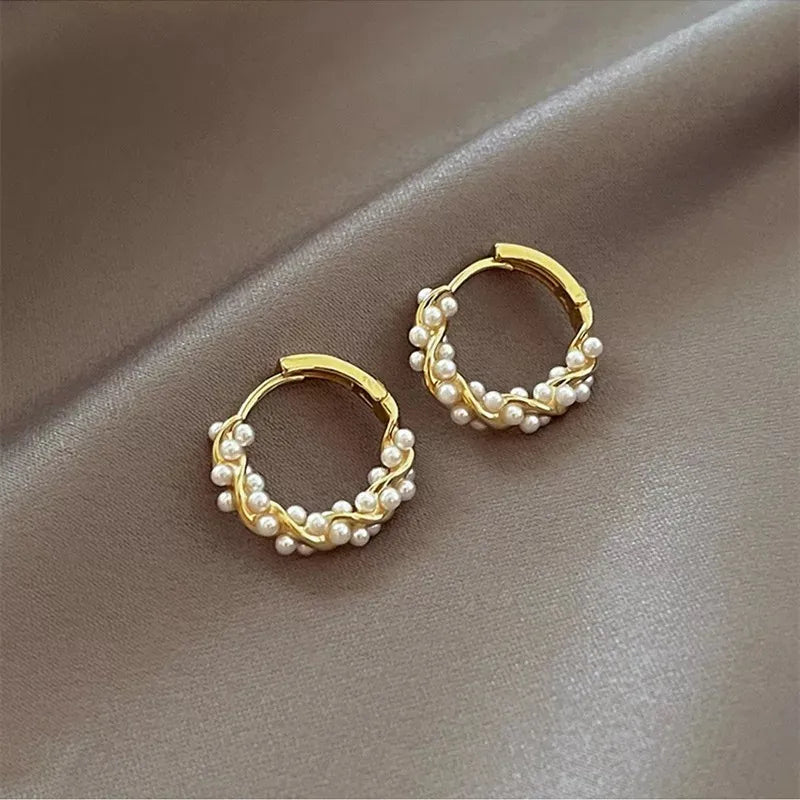 pearl-circle-earrings - Famzoa