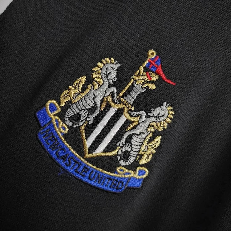 Newcastle United 2000-2001 Away Retro Shirt