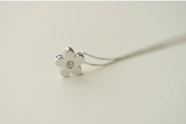 flower-pendant-necklace-silver