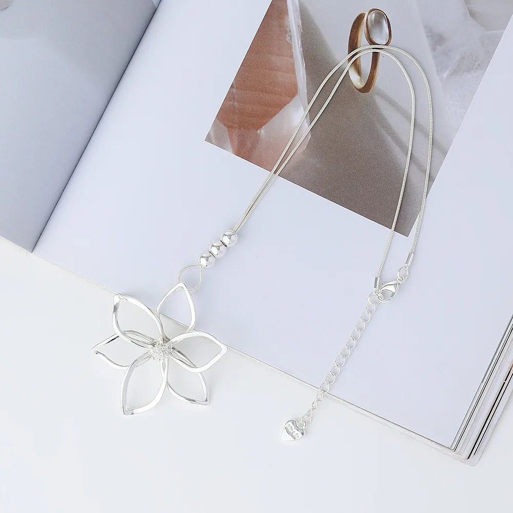 metal-flower-pendant