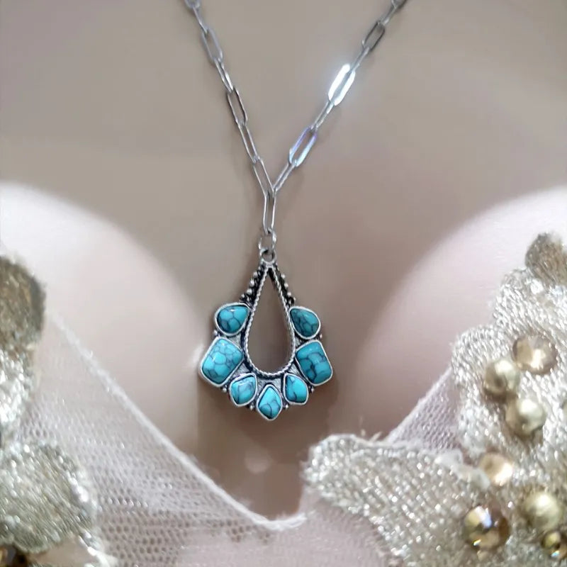 turquoise-necklace-with-turquoise-pendant